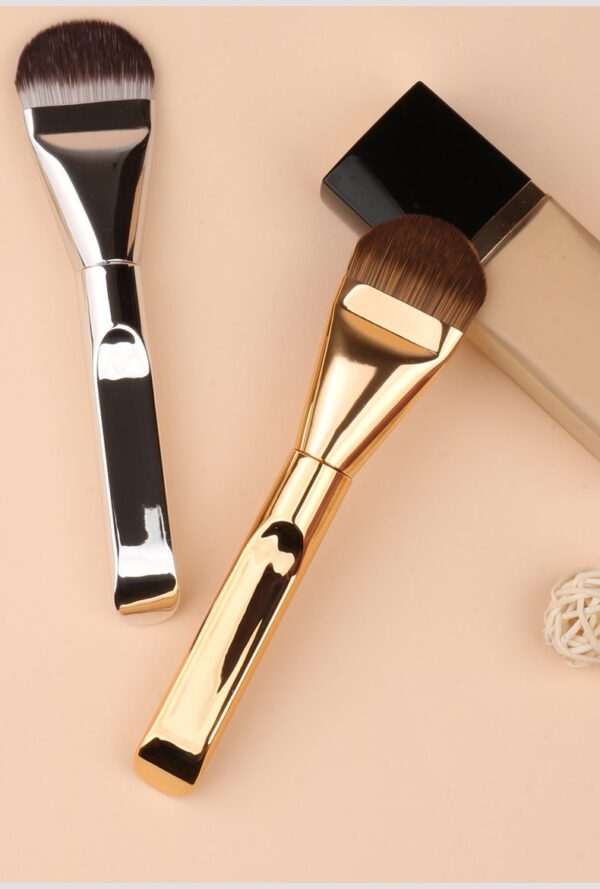 O1CN01XOC5JV1QhFxDD0WjH_!!2219346872007-0-cib Fan Foundation Brush.